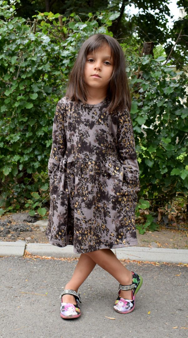 Sewing pattern for a girls dress